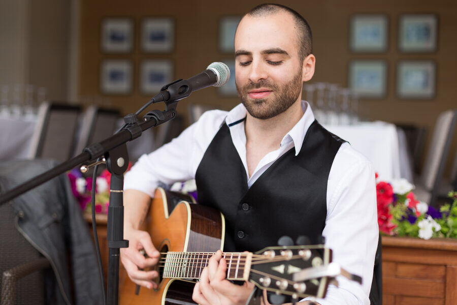 Animation musicale de mariage par Vincent Karaboulad